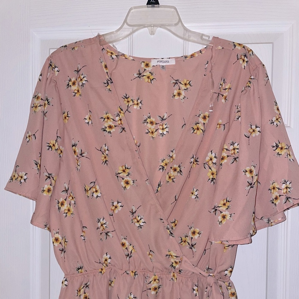 Wrap flower pink blouse. 2X . Forever 21